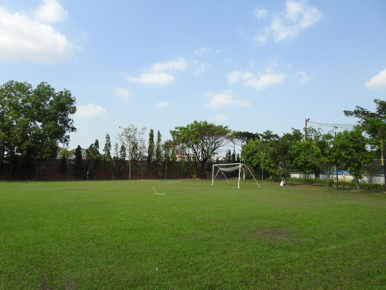 Hotel Cambodian Country Club Phnom Penh Exterior foto